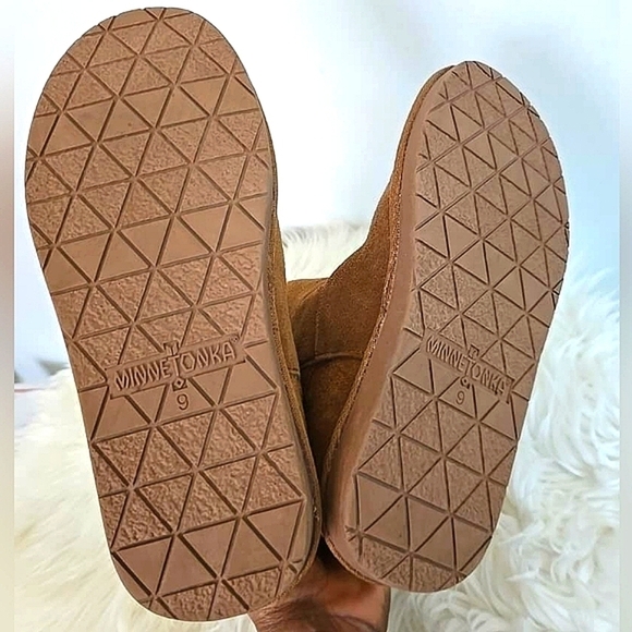 Minnetonka Mid Calf Winter Boots Suede Faux Fur Brown Slip On Women's Size 9 🌴✌ - Picture 8 of 8
